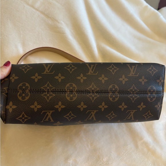 Louis Vuitton Monogram Shoulder Bag - Brown and Tan - Picture 8 of 16